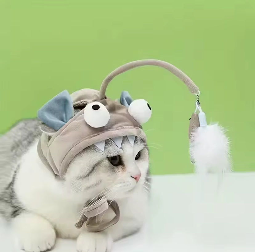 Funny Angler Fish Cat Hat with Toy Attachment – Interactive Pet Costume for Playtime and Photos